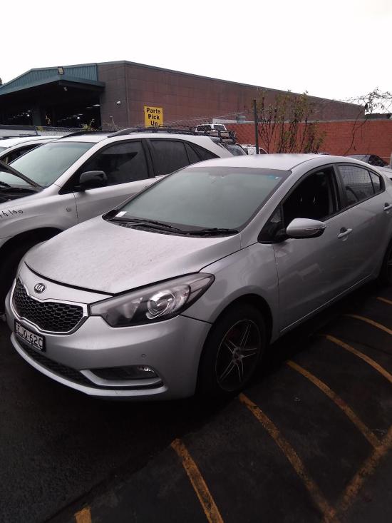 kia Cerato Mar 2015 LEFT HEADLAMP 