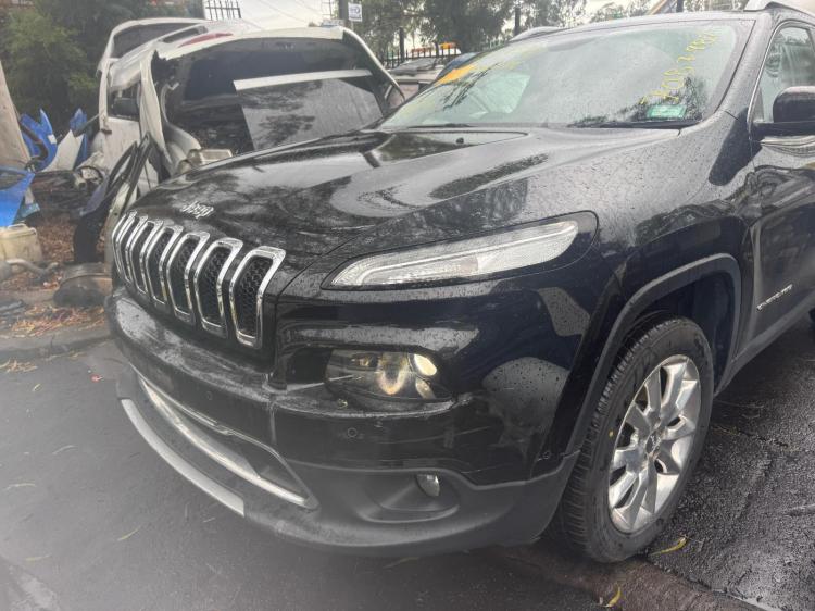 jeep Grand Cherokee Sep 2014 Parts & Wrecking