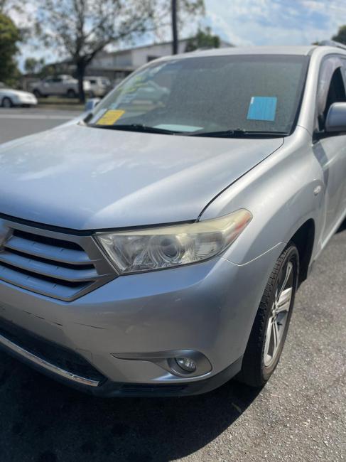 toyota Kluger Nov 2013 Parts & Wrecking