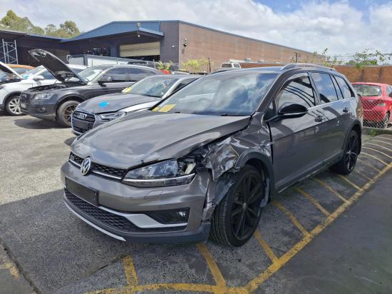volkswagen Golf 2016 LEFT REAR DOOR 