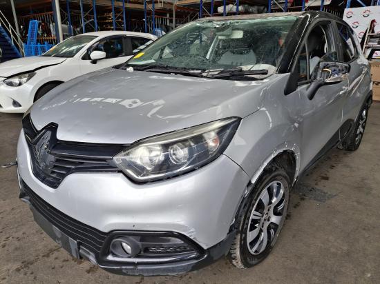 renault Captur Mar 2016 RIGHT INDICATOR/FOG/SIDE 
