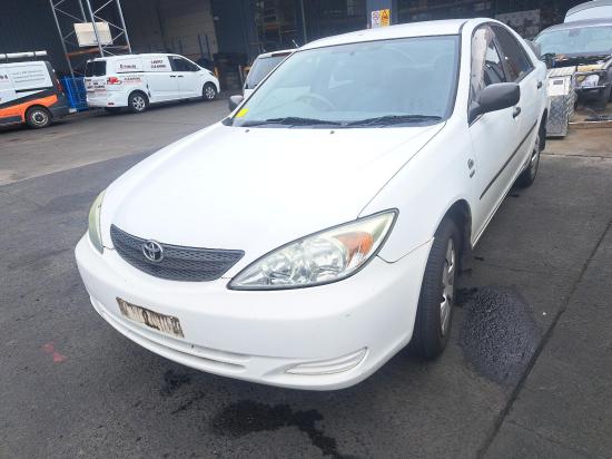 toyota Camry ACV36R May 2003 LEFT HEADLAMP 