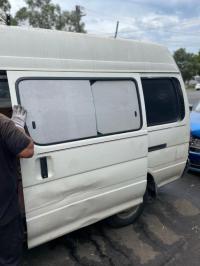 2004 Toyota Hiace image 2
