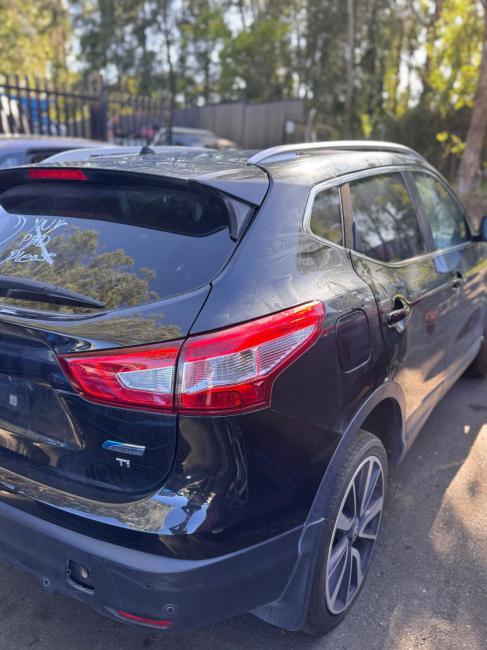 nissan Qashqai 2016 Parts & Wrecking