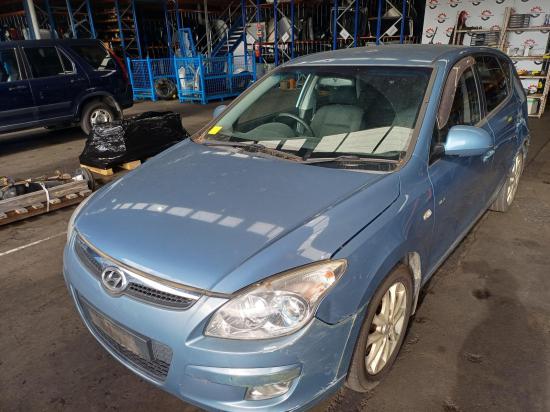 hyundai I30 FD Dec 2009 LEFT FROTN HUB ASSEMBLY 