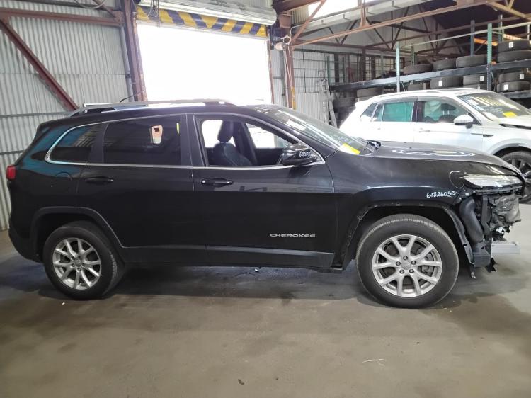 jeep Cherokee LONGITUDE Apr 2016 Parts & Wrecking