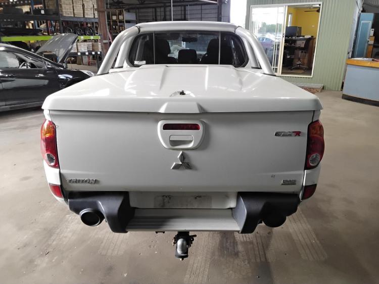 mitsubishi Triton GLX-R Jul 2015 Parts & Wrecking