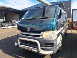 Toyota Hiace image 2