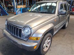 Jeep Cherokee KJ image 2