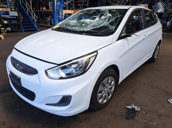 hyundai Accent RB Apr 2016 LEFT HEADLAMP 