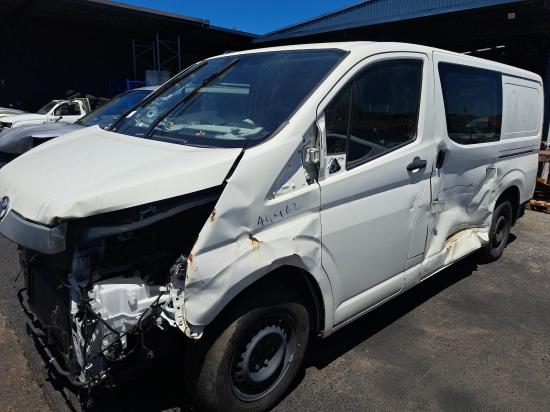 toyota Hiace GDH300R Jul 2020 LEFT FRONT HUB ASSEMLBLY 