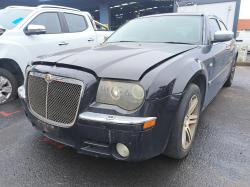 Chrysler 300c image 2
