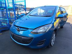 Mazda 2 image 2