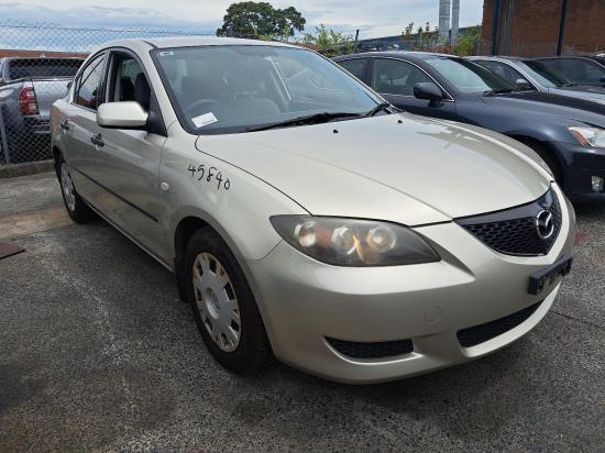 mazda 3 BONNET 
