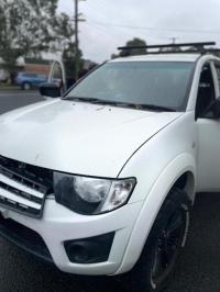 2014 Mitsubishi Triton image 2