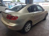 2005 Mazda 3 BK image 2