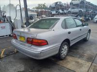 2002 Toyota Avalon MCX10R image 2
