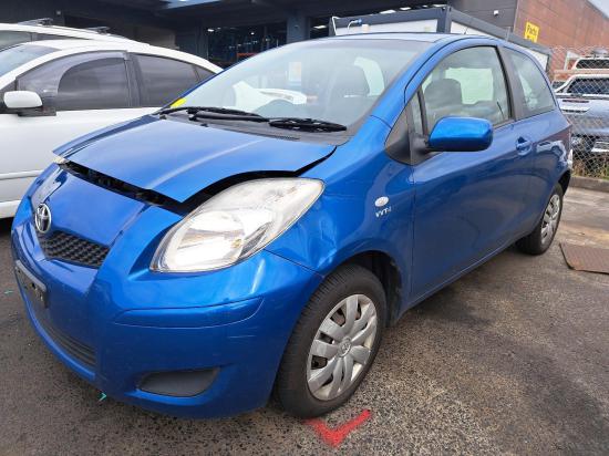 toyota Yaris Mar 2010 RIGHT FRONT DOOR 