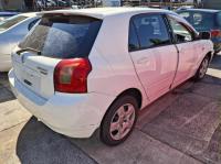 2002 Toyota Corolla ZZE122R image 2
