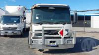 2006 Volvo Fl6 image 2