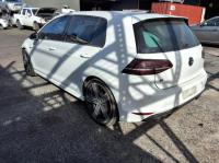 2015 Volkswagen Golf R image 2