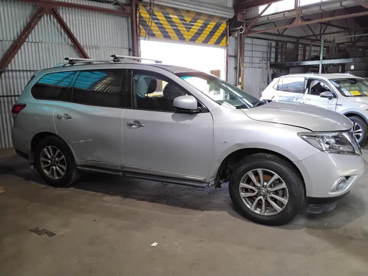 nissan Pathfinder ST-L Feb 2016 Parts & Wrecking