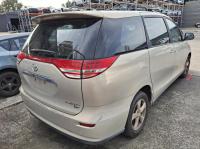 2006 Toyota Tarago GLI image 2