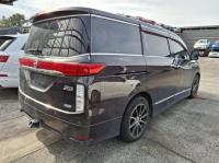 2011 Nissan Elgrand image 2