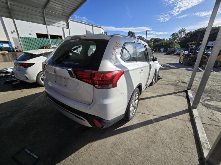 mitsubishi Outlander ZL ES Sep 2019 Parts & Wrecking