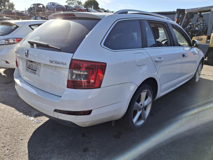 skoda Octavia 132TSI ELEGANCE Jul 2014 Parts & Wrecking