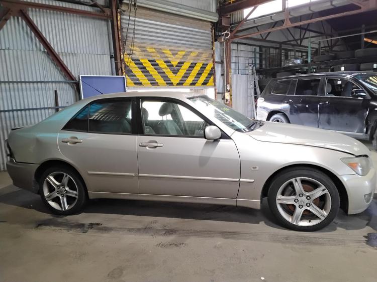 lexus Is200 SPORTS LUXURY Apr 2004 Parts & Wrecking