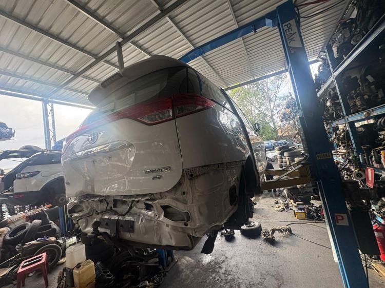 toyota Tarago 2009 Parts & Wrecking