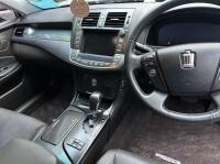 2009 Toyota Crown GWS204 image 2