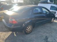 2006 Ford Focus LS image 2