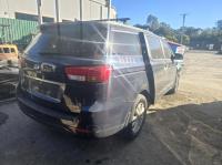 2015 Kia Carnival YP SI image 2