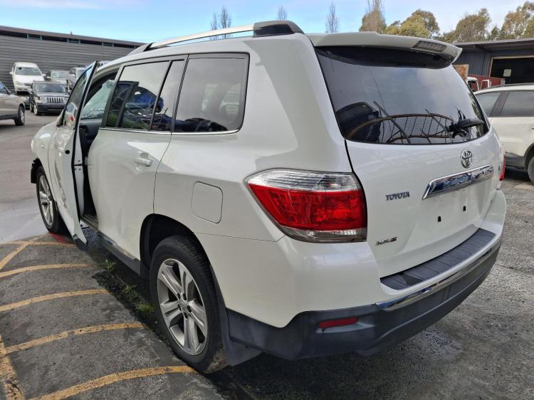 toyota Kluger GSU45R Oct 2014 Parts & Wrecking