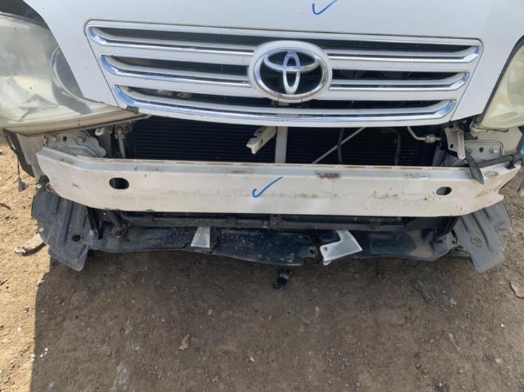 toyota Avensis Verso 2005 Parts & Wrecking