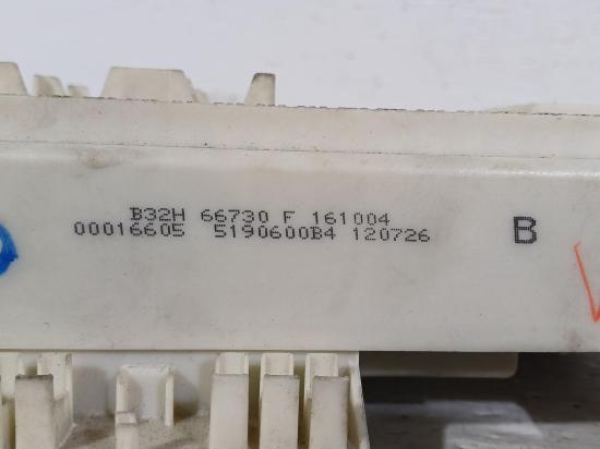 mazda 3 BK Oct 2004 FUSE BOX 