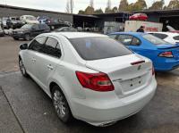 2010 Suzuki Kizashi FR image 2