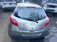 2011 Mazda 2 image 2