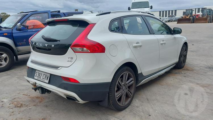volvo V40 2013 Parts & Wrecking