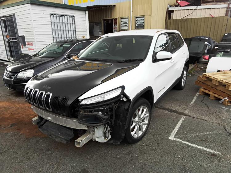 jeep Cherokee SPORT May 2014 Parts & Wrecking