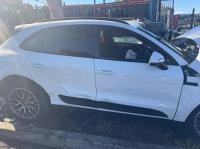 2015 Porsche Macan image 2