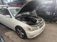2001 Lexus Is200 image 2