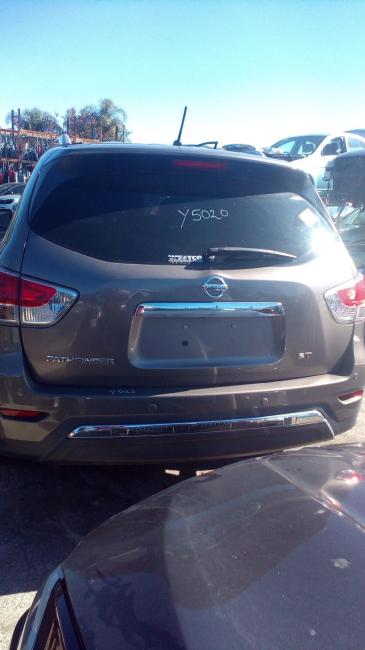 nissan Pathfinder ST Oct 2013 Parts & Wrecking