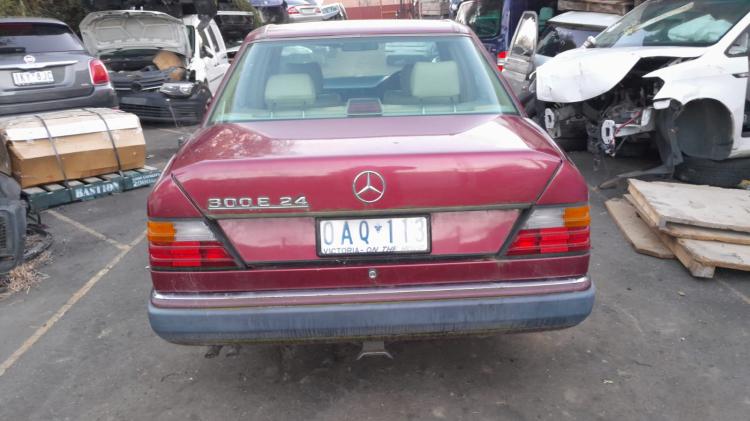 mercedes benz 300e 1990 Parts & Wrecking