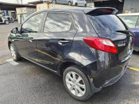 2010 Mazda 2 DE image 2