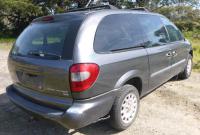 2003 Chrysler Voyager image 2