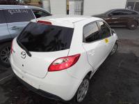 2011 Mazda 2 NEO image 2