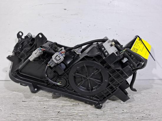 toyota Rav4 ZSA42R Nov 2017 RIGHT HEADLAMP 